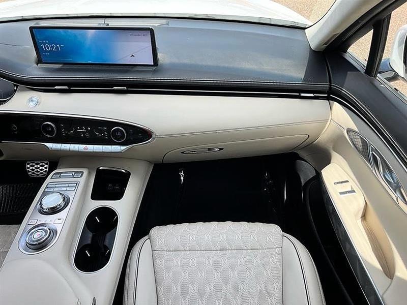 Genesis GV70  2025