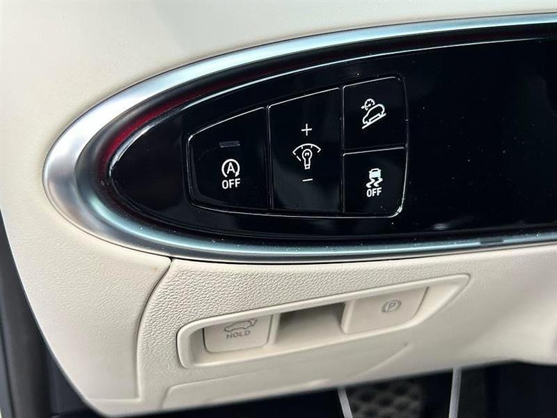 Genesis GV70  2025