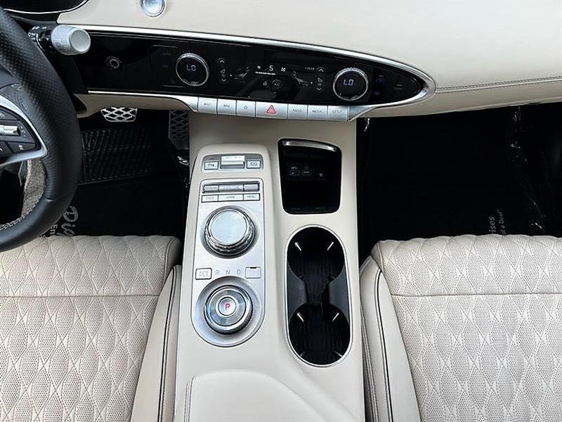 Genesis GV70  2025
