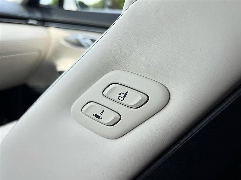 Genesis GV70  2025