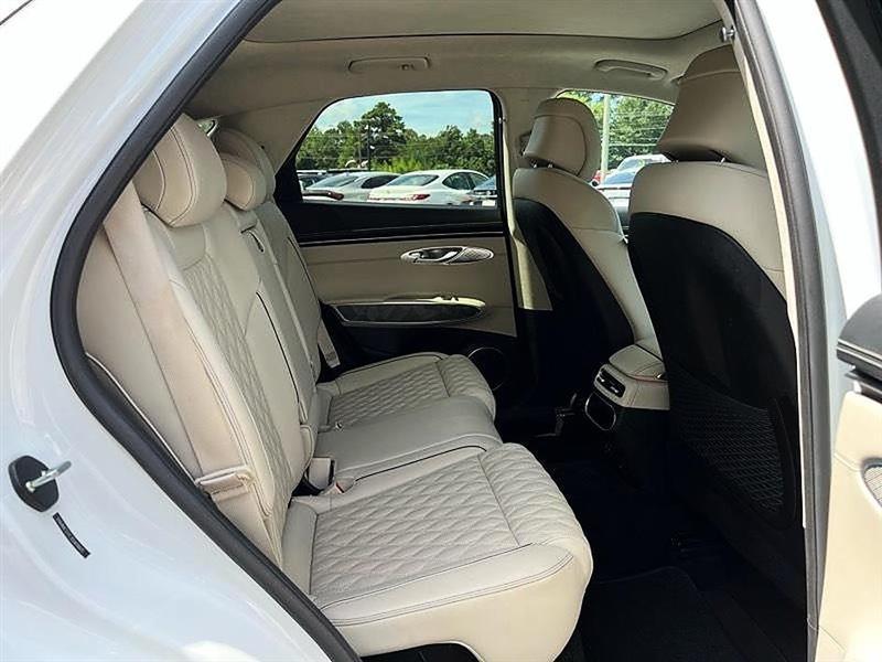 Genesis GV70  2025