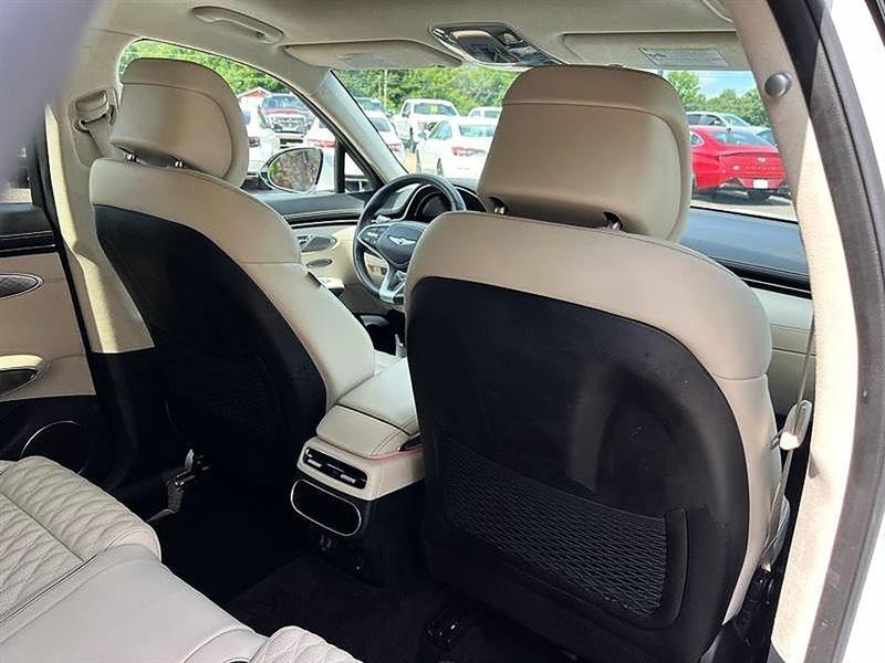 Genesis GV70  2025