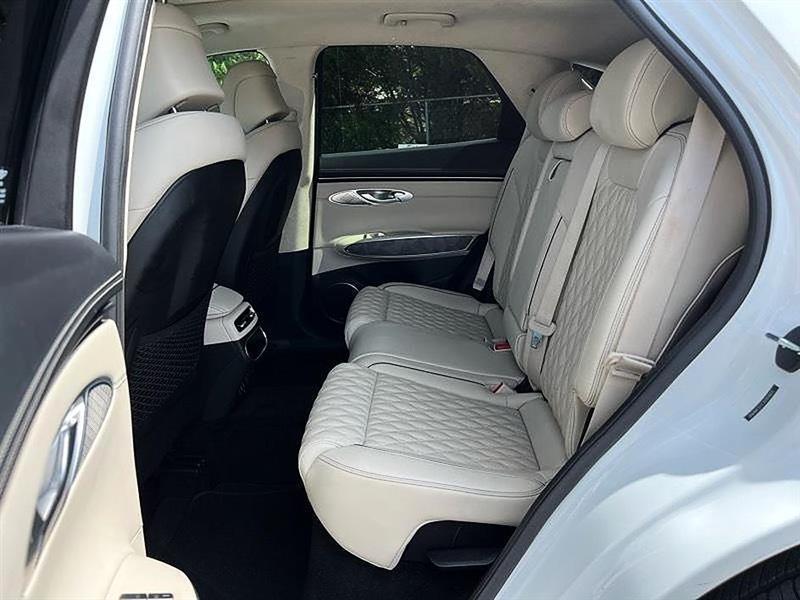 Genesis GV70  2025