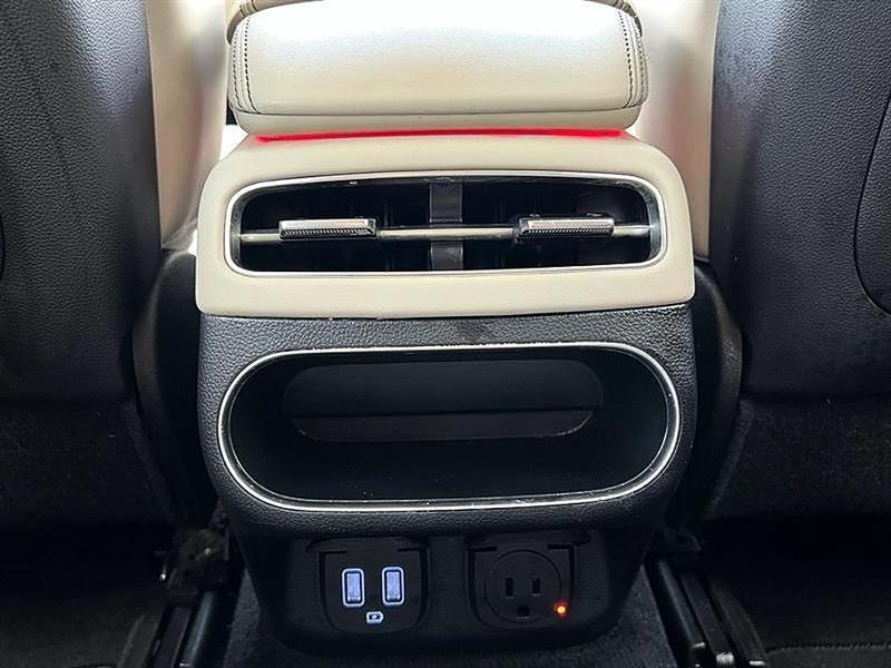 Genesis GV70  2025