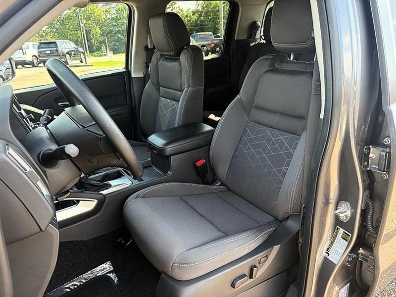 Nissan Frontier  2025