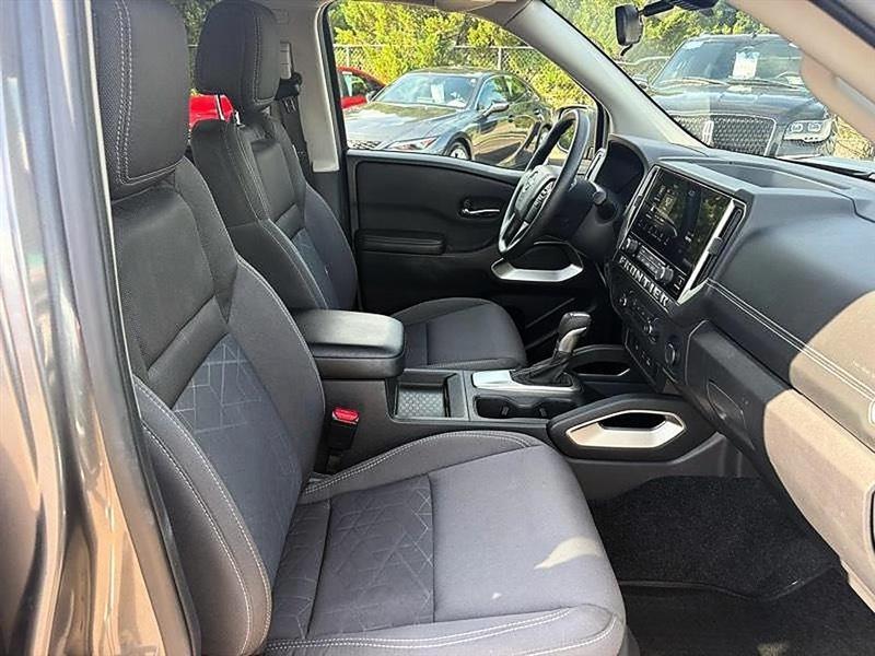Nissan Frontier  2025