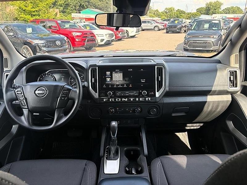 Nissan Frontier  2025