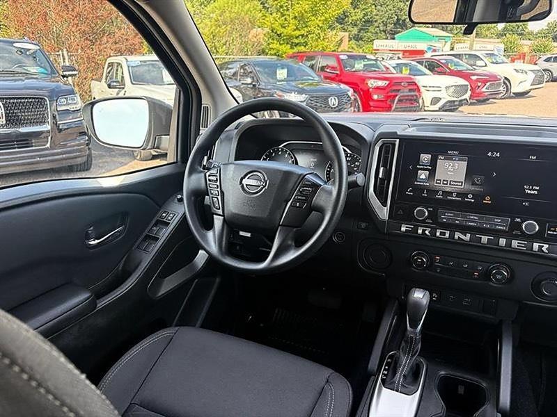 Nissan Frontier  2025