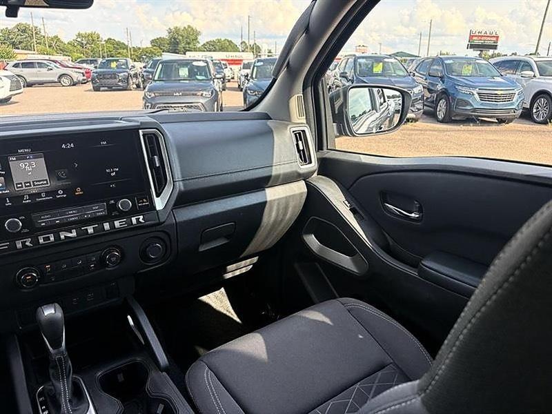 Nissan Frontier  2025