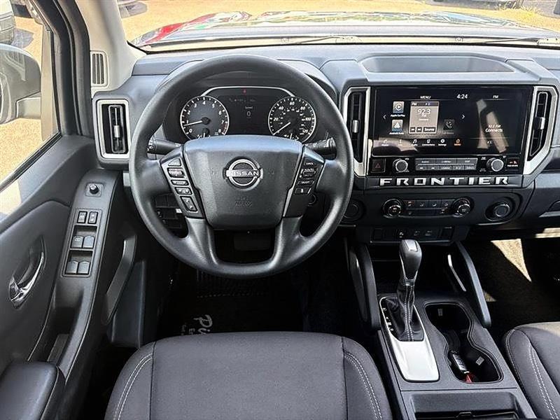 Nissan Frontier  2025
