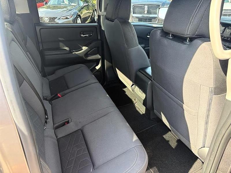 Nissan Frontier  2025