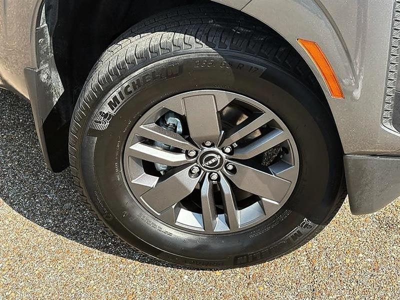 Nissan Frontier  2025