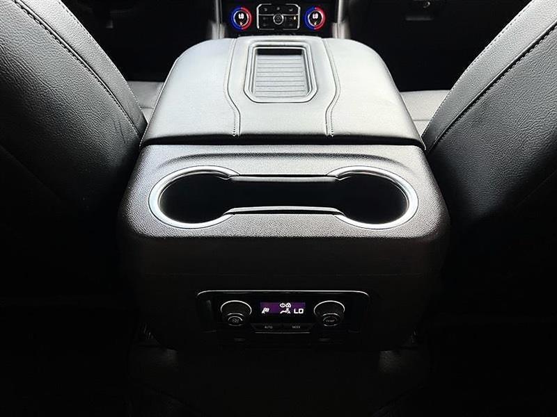 Chevrolet Suburban  2022