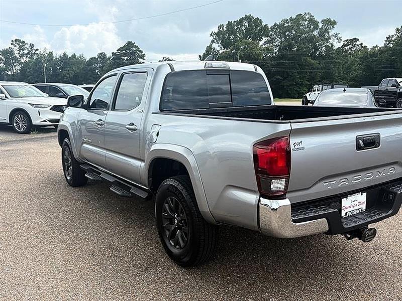 Toyota Tacoma  2021
