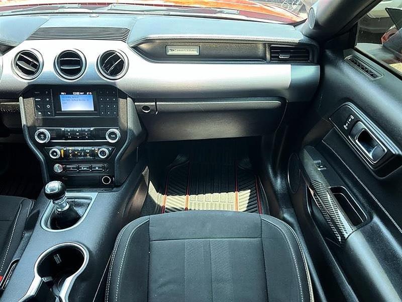 Ford Mustang  2021