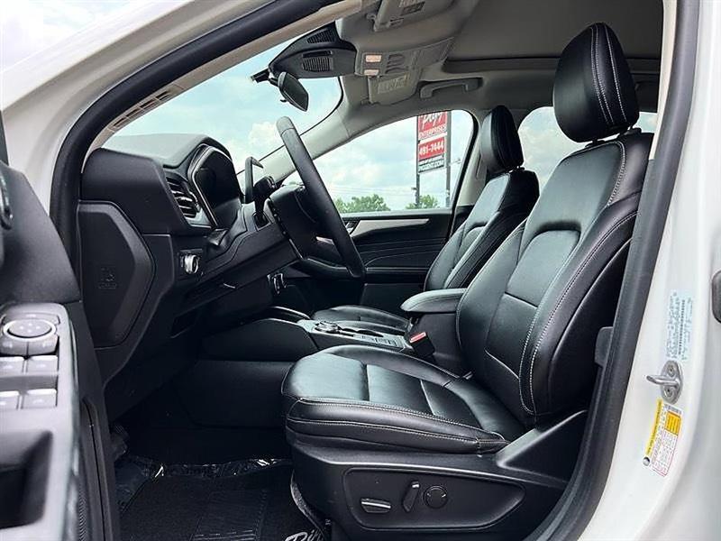 Ford Escape  2021