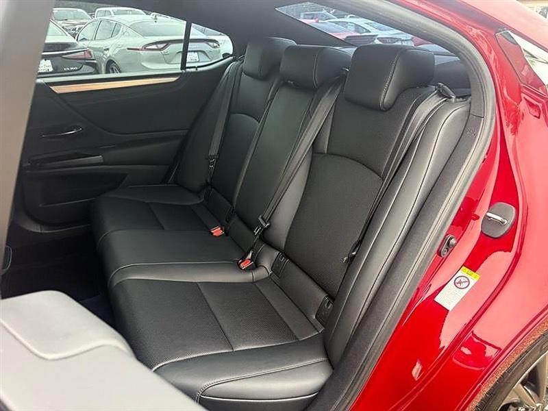 Lexus ES 350  2019