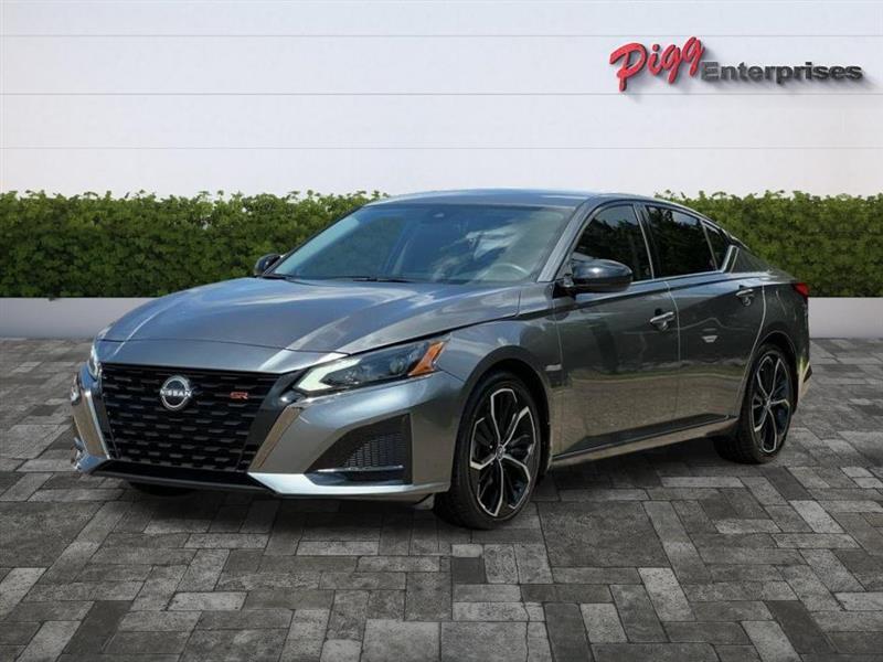 Nissan Altima  2024