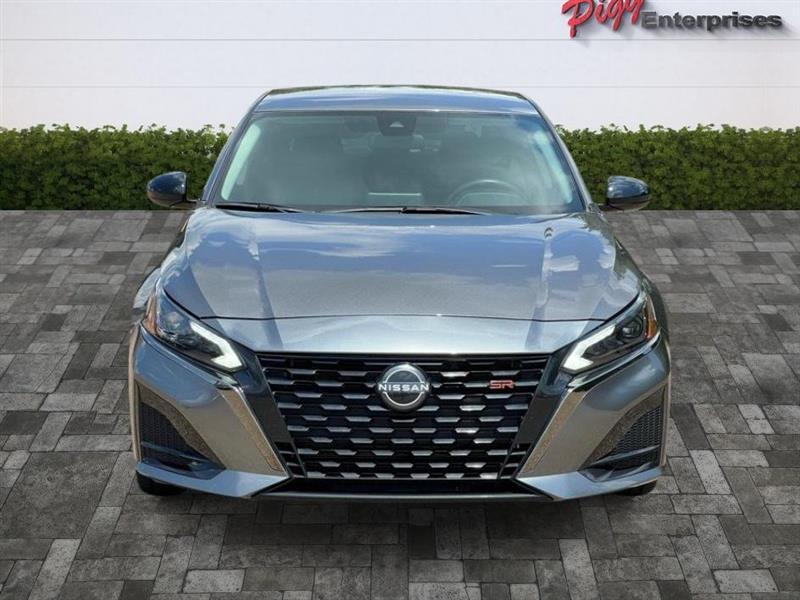 Nissan Altima  2024