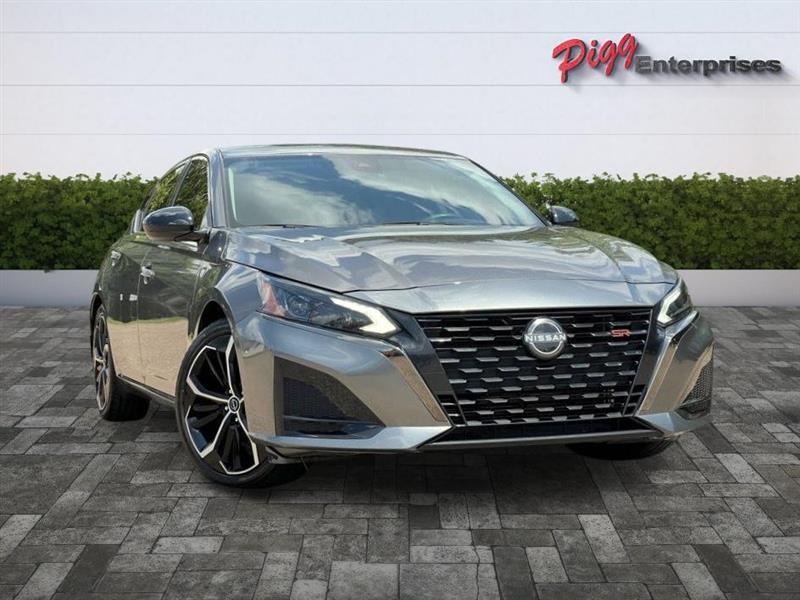 Nissan Altima  2024