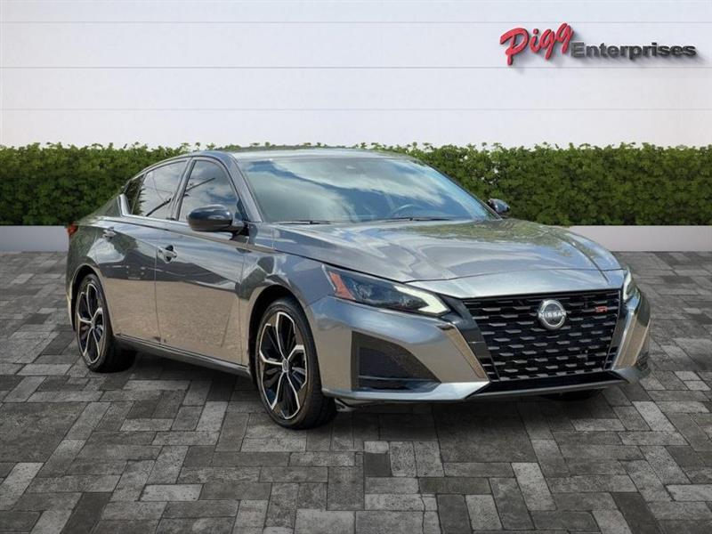 Nissan Altima  2024