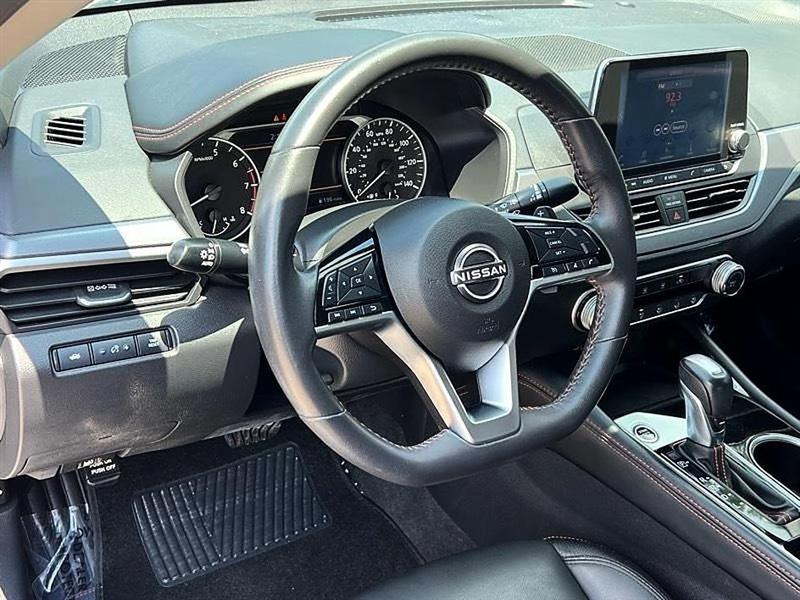 Nissan Altima  2024