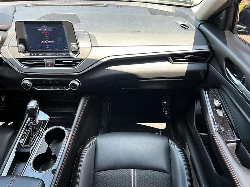 Nissan Altima  2024