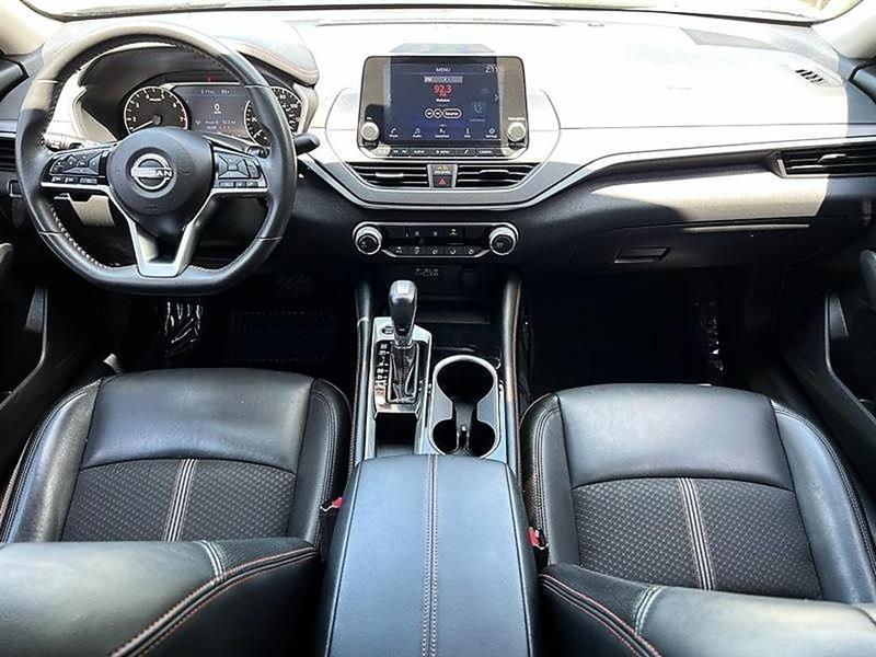 Nissan Altima  2024