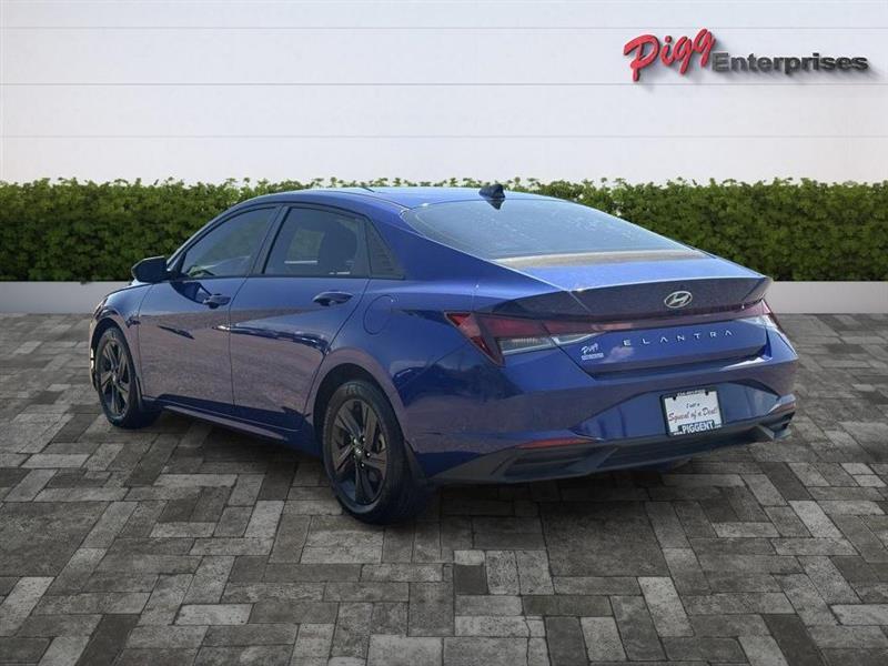 Hyundai Elantra  2023
