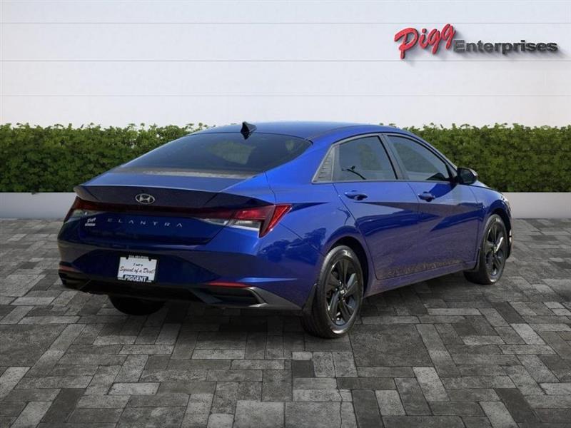 Hyundai Elantra  2023