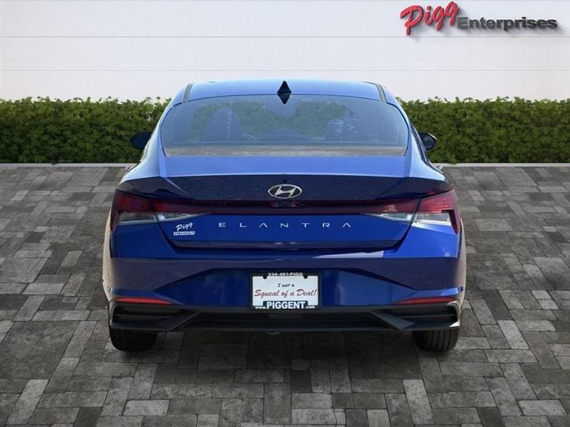 Hyundai Elantra  2023