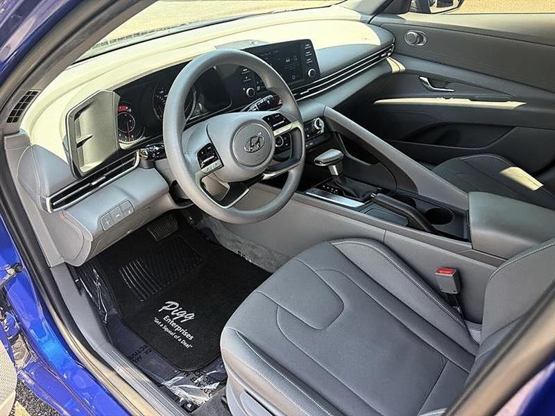 Hyundai Elantra  2023