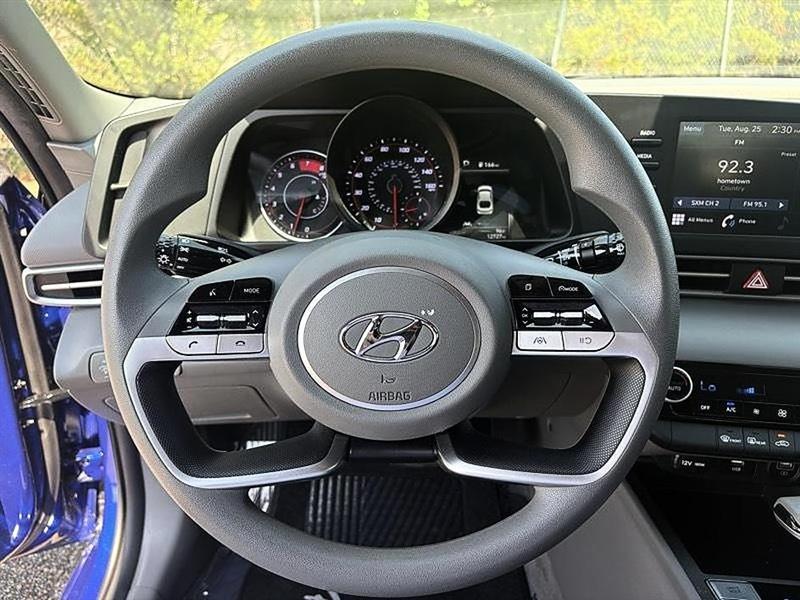 Hyundai Elantra  2023