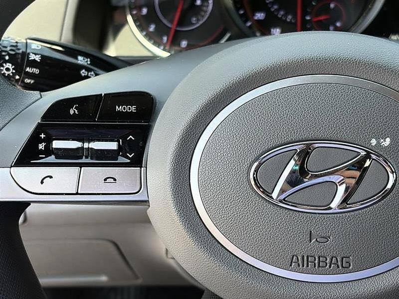 Hyundai Elantra  2023