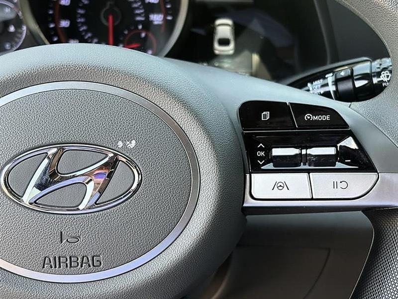Hyundai Elantra  2023