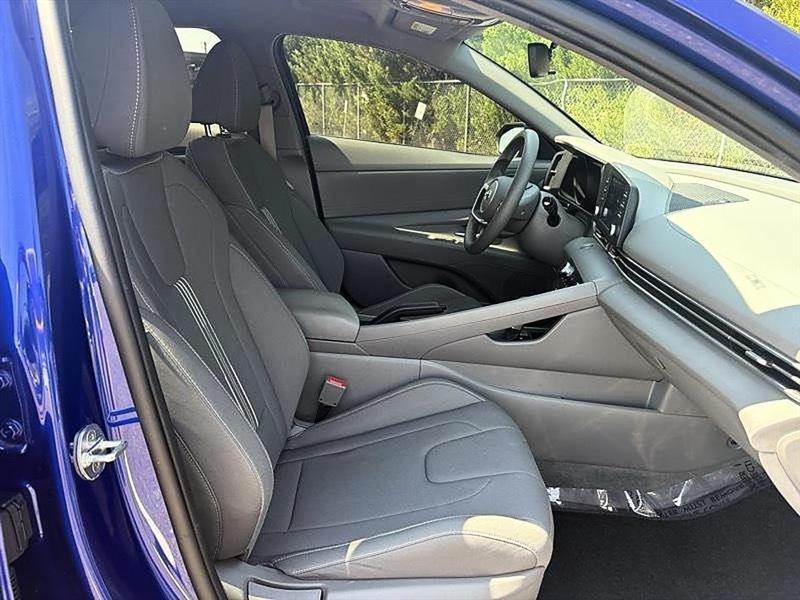 Hyundai Elantra  2023