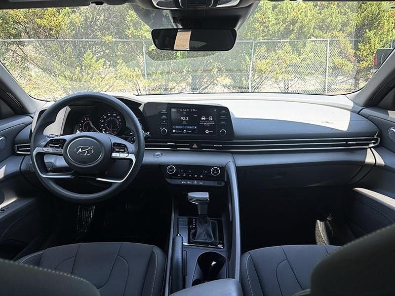 Hyundai Elantra  2023