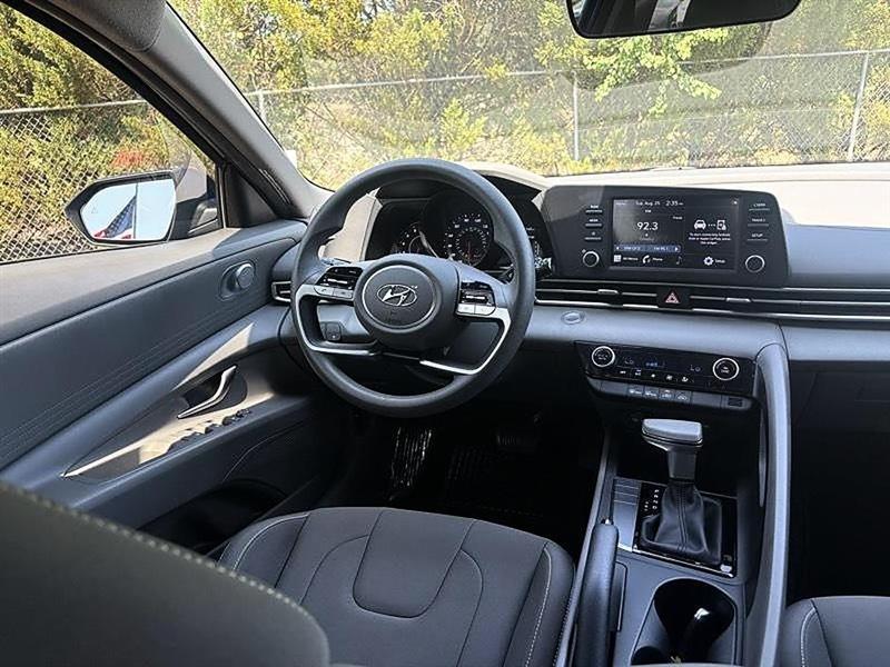Hyundai Elantra  2023
