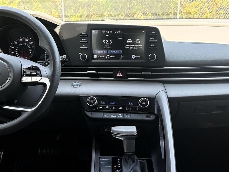 Hyundai Elantra  2023