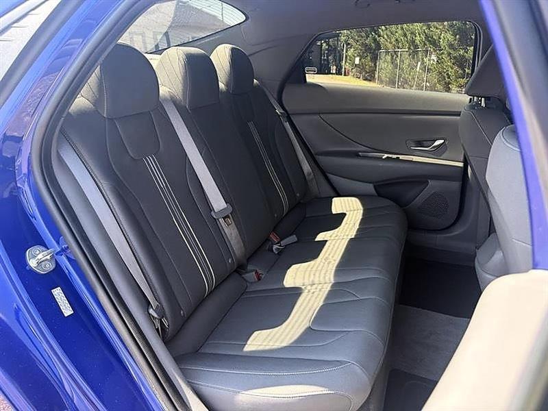 Hyundai Elantra  2023