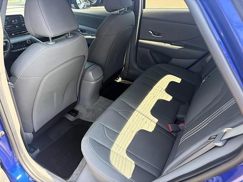 Hyundai Elantra  2023