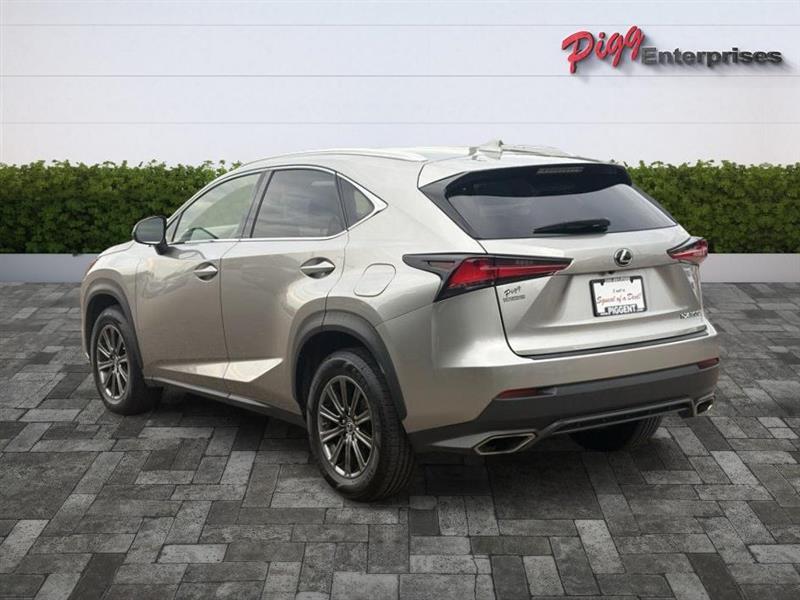 Lexus NX  2020