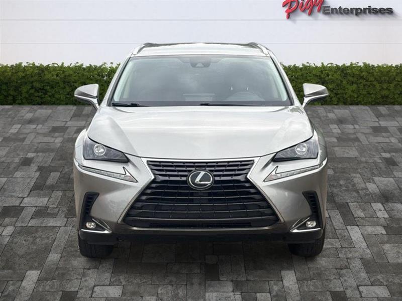 Lexus NX  2020