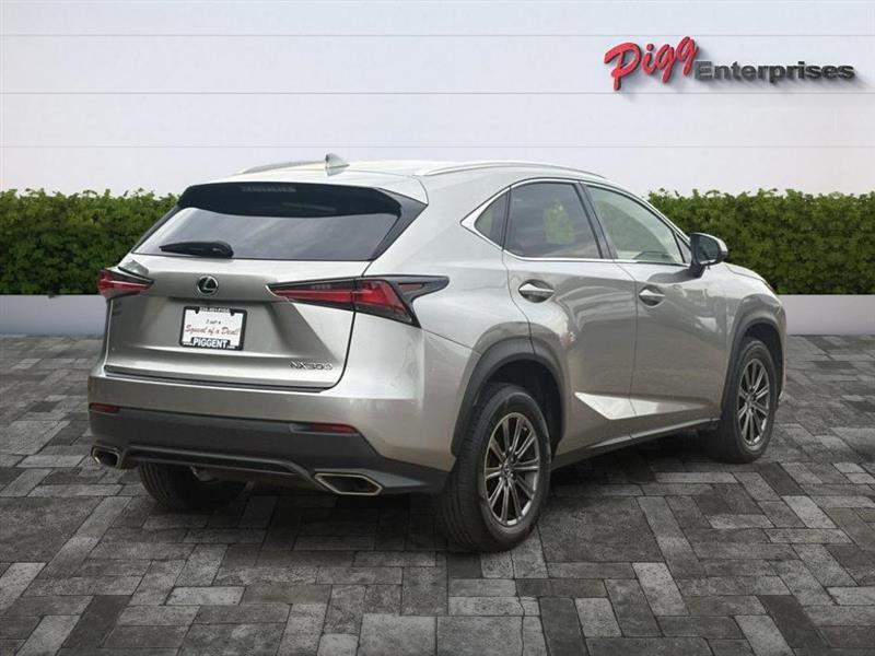 Lexus NX  2020