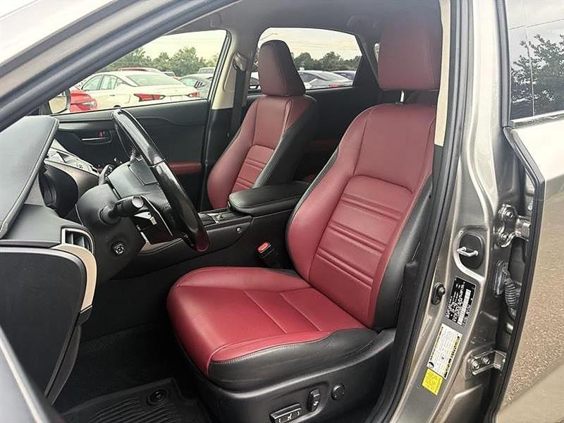 Lexus NX  2020