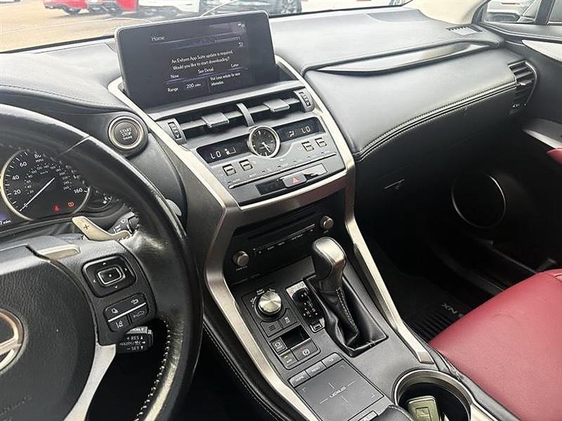 Lexus NX  2020