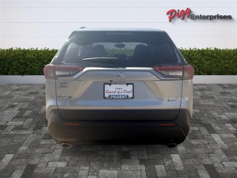Toyota RAV4  2025