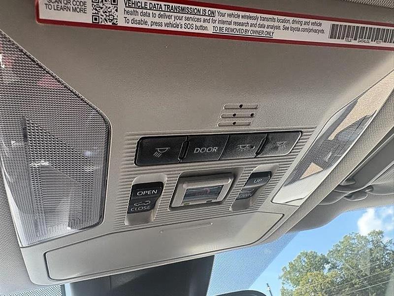 Toyota RAV4  2025