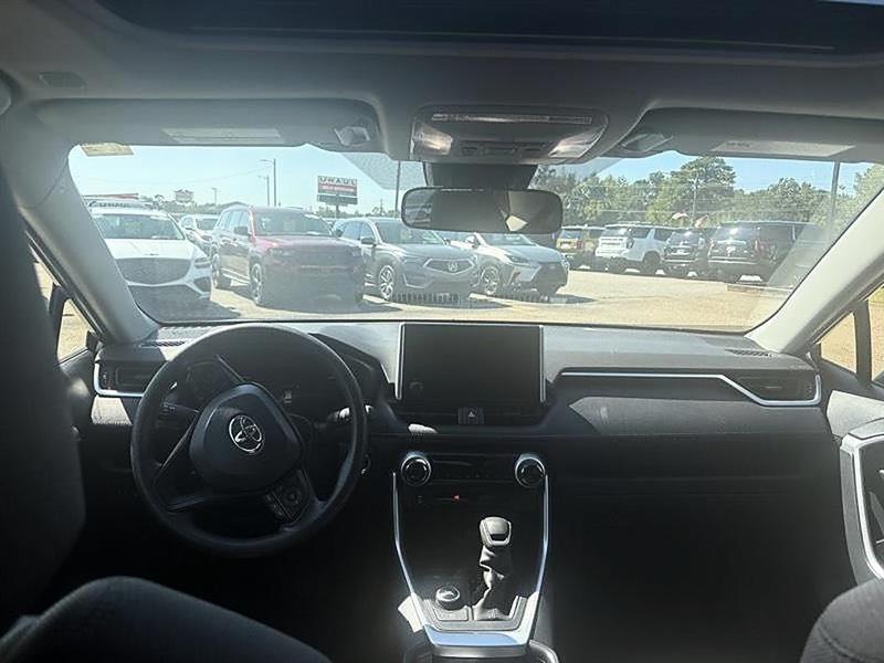 Toyota RAV4  2025