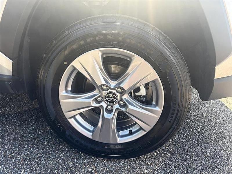 Toyota RAV4  2025